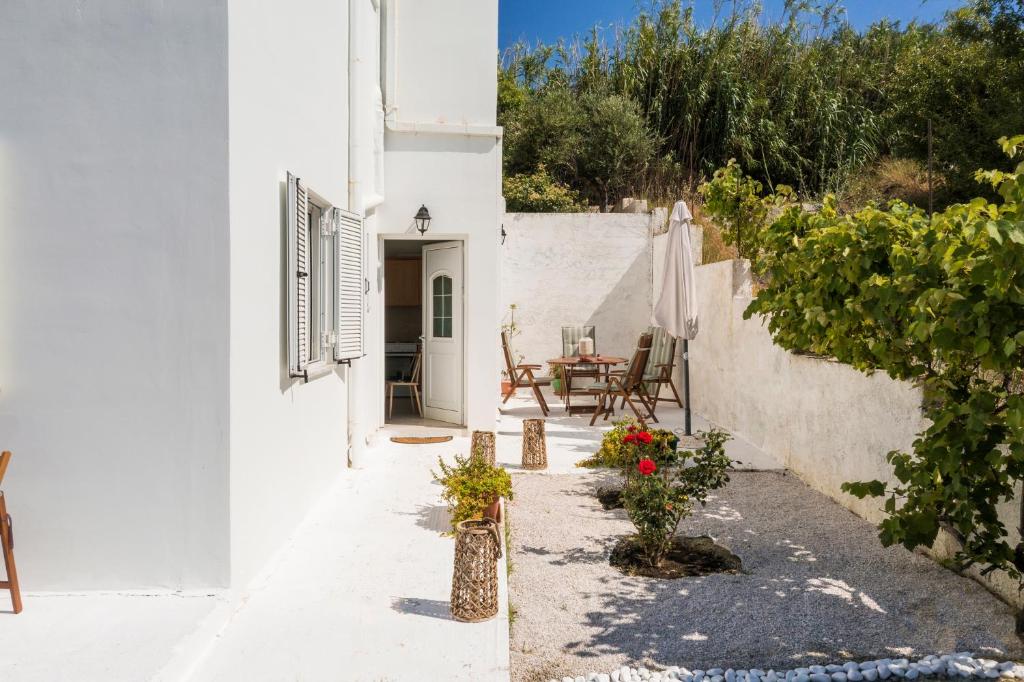 Patio alebo iná vonkajšia časť ubytovania OLIVE BREEZE