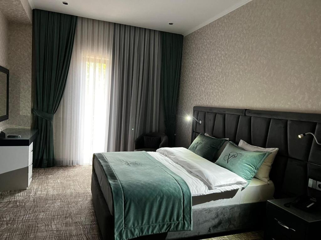 VIS Palm Hotel Ganja - Habitación Doble Con Balcón