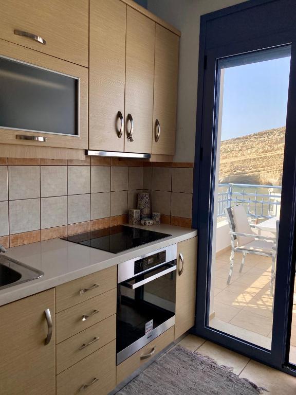 Kuchnia lub aneks kuchenny w obiekcie Villa Red Beach - Matala Love