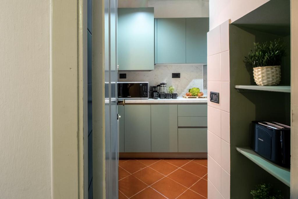 Kuchyňa alebo kuchynka v ubytovaní Salvia by PortofinoHomes