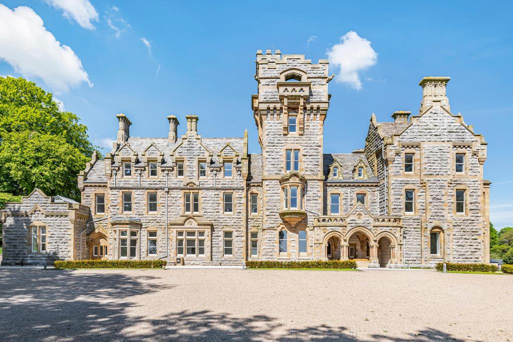 The Margaret Suite Stone Cross Mansion