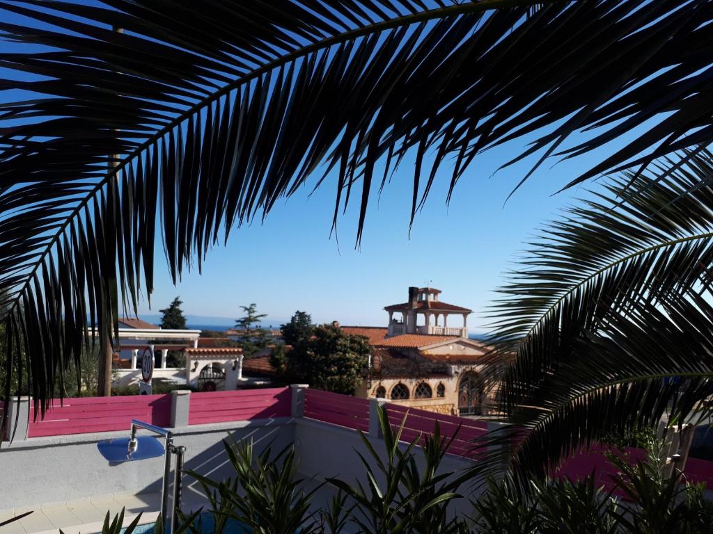 Bazén v ubytování Helles Doppelzimmer mit Bad, Terrasse und Pool, seperater Eingang, Liznjan, Istrien nebo v jeho okolí