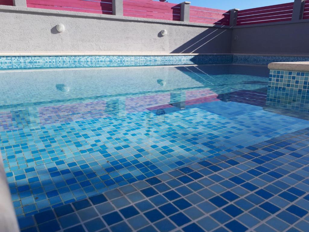 Bazén v ubytování Helles Doppelzimmer mit Bad, Terrasse und Pool, seperater Eingang, Liznjan, Istrien nebo v jeho okolí
