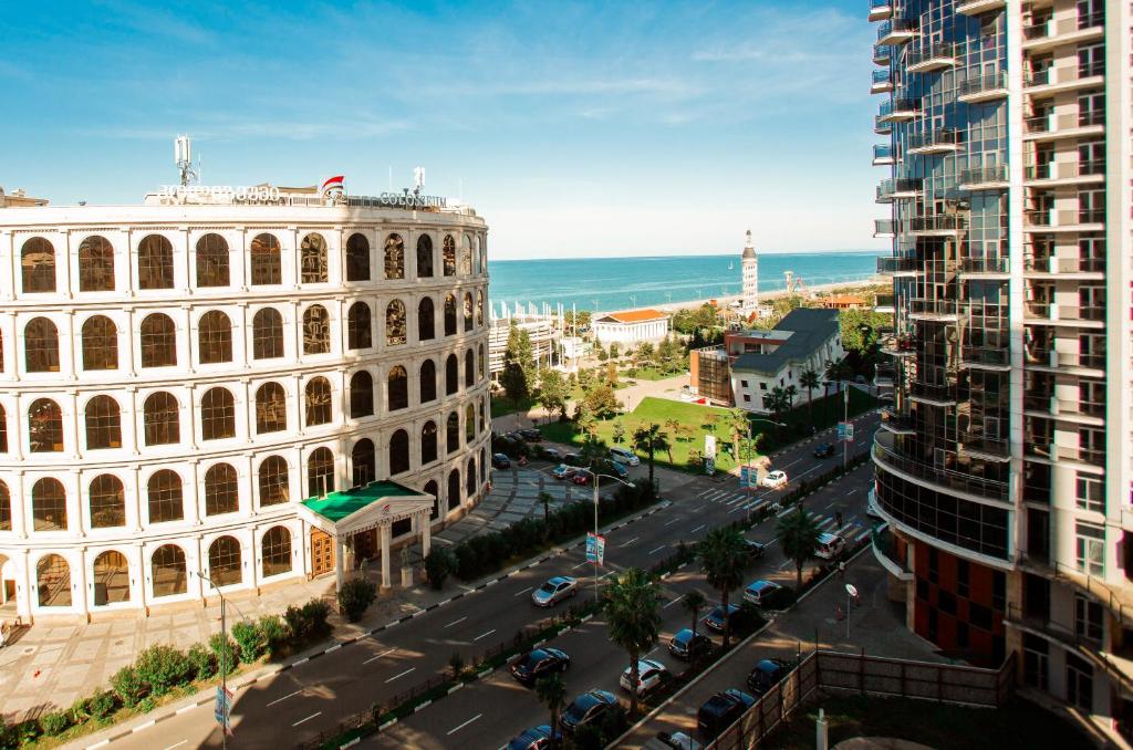 TOWER APARTMENTS BATUMI - Sala Familiar Con Vista Al Mar