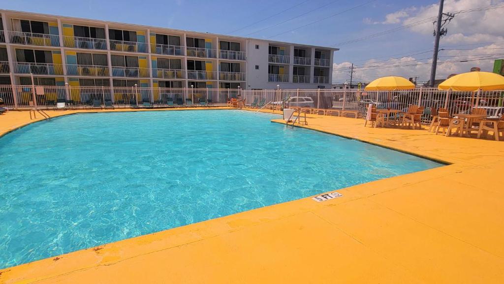 Bazén v ubytování Kokomo Suites nebo v jeho okolí