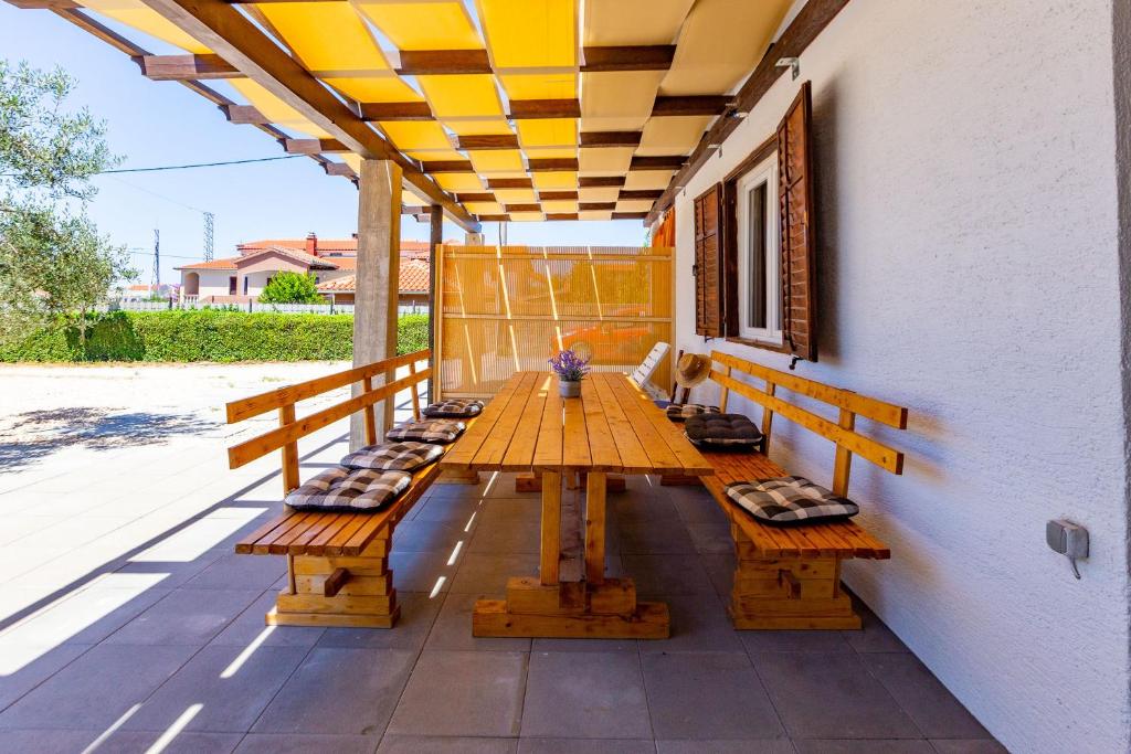 Fotografie z fotogalerie ubytování Šjor 2 BDR Apartment w grill v destinaci Zadar