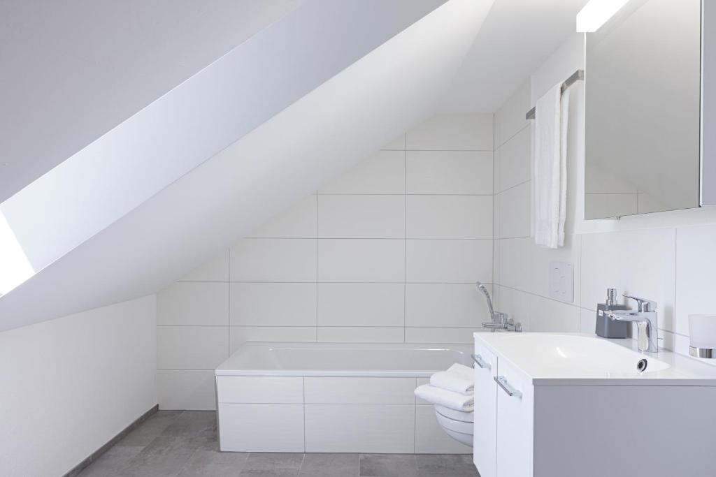 Steigerstrasse Apartments by VISIMO - Modern Living near OLMA & Hospital - Resim 39