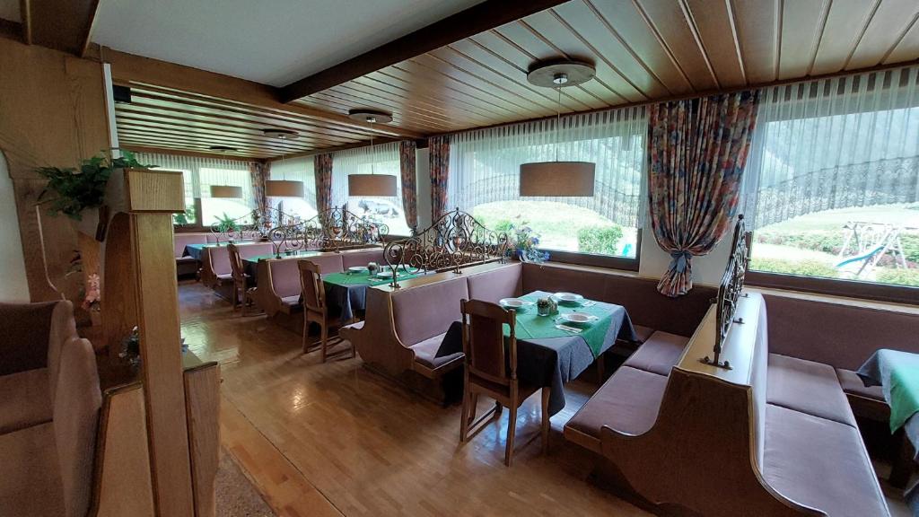 Restaurace v ubytování Hotel Pension Oswald