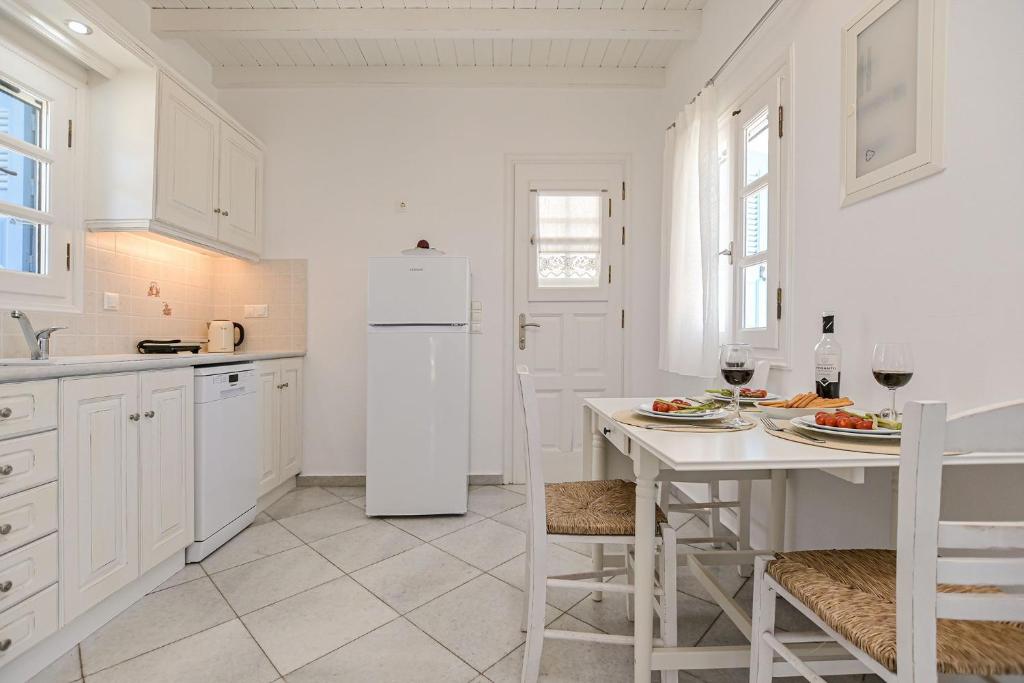 Kuchyň nebo kuchyňský kout v ubytování Naxos Affinity Villas
