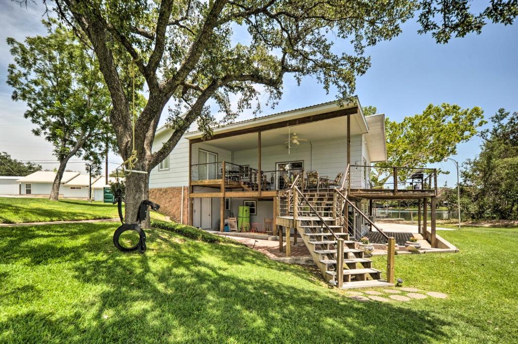 Waterfront Kingsland Home with Boat Dock and Slip, TX