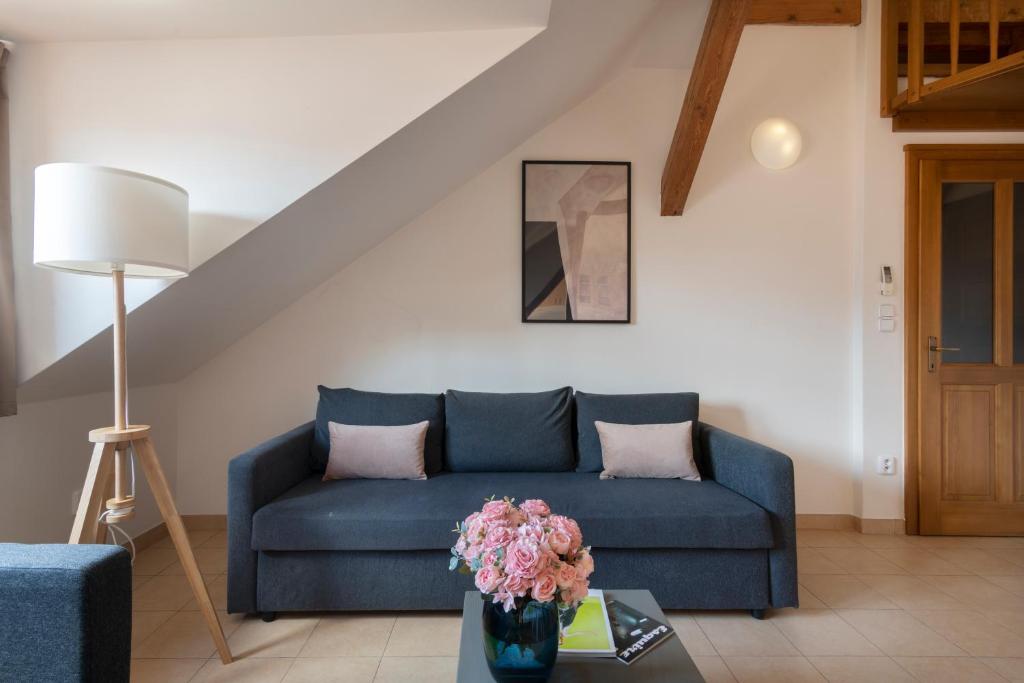 Bohemian Dreams Apartments and Suites by Dwellfort - Resim 9