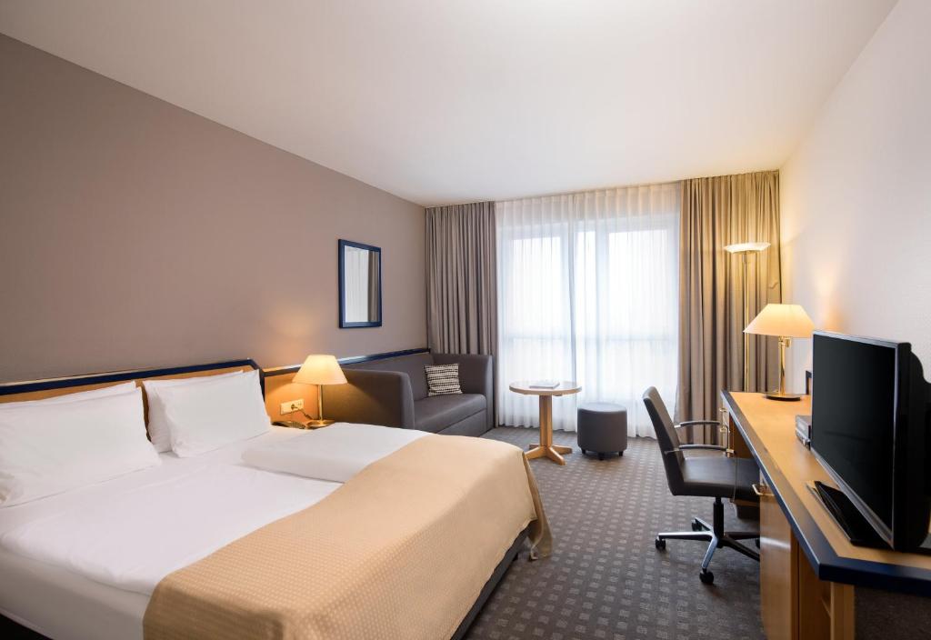 TV a/nebo společenská místnost v ubytování HI Hotel International Hamburg