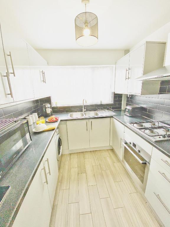 Luxurious family home in West Midlands - Three-Bedroom House