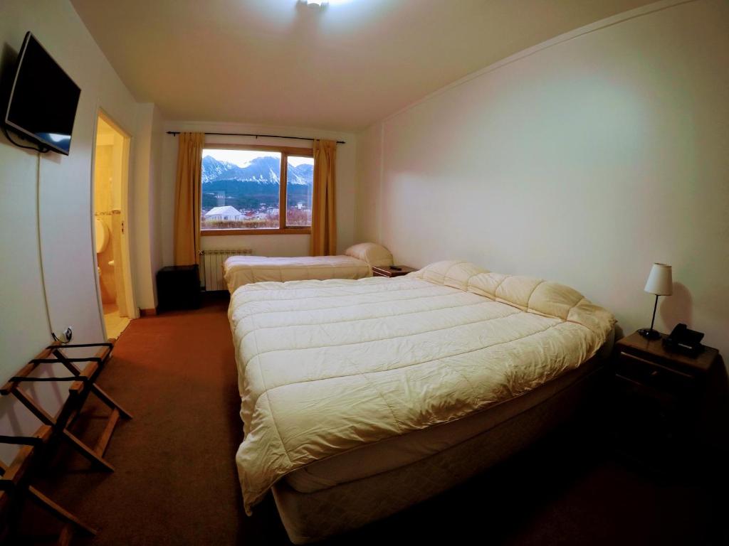 OIKOS - Triple Room With Mountain View
