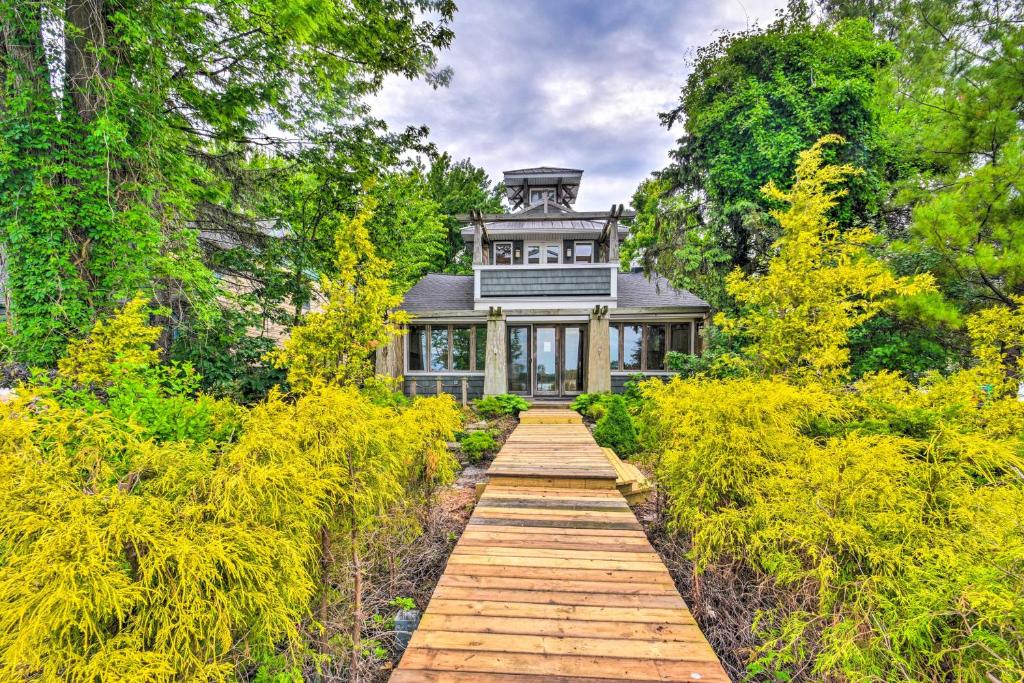 Vacation Home Waterfront Home on Harsens Island with Dock!, MI