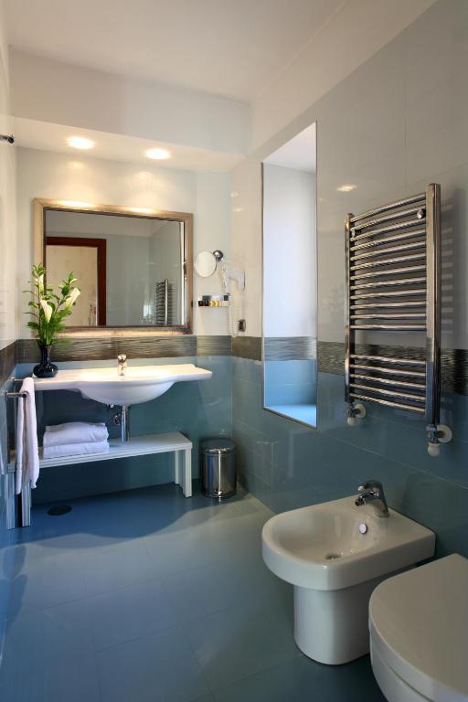 Koupelna v ubytování Hotel Serena srl