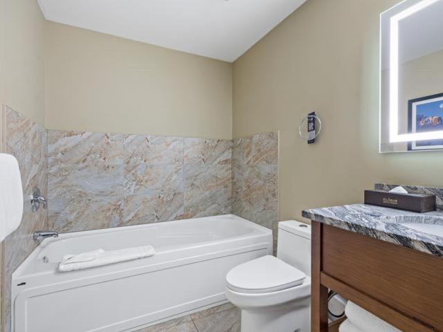 Sunny Tranquil Woods Turret in Falcon Crest Lodge - Resim 7