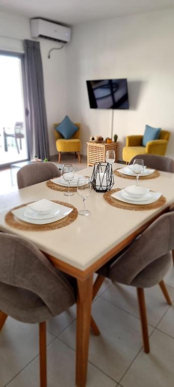 Saranda 3D Sea View Apartment - Image 5
