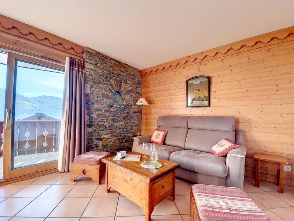 Appartement spacieux et confortable proche des pistes avec balcon - FR-1-344-841