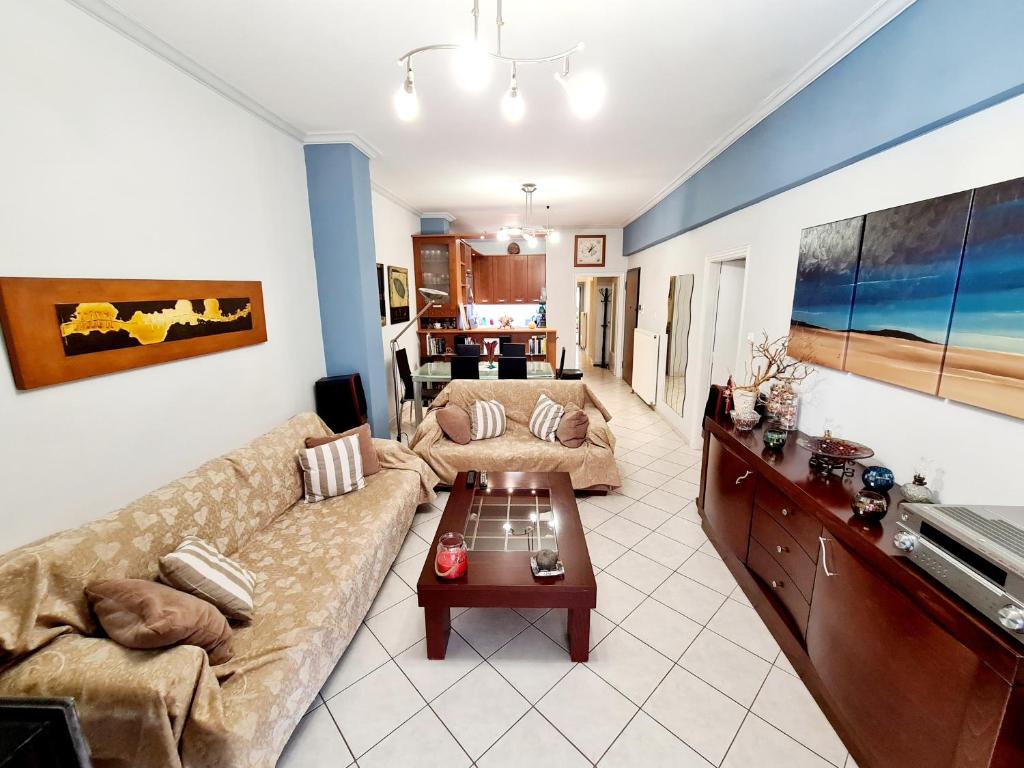 Large terrace apartment near city centre