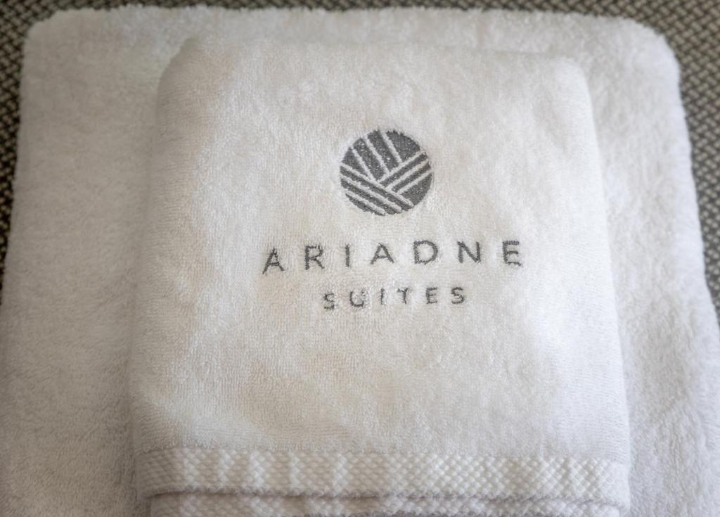 Certifikát, hodnocení, plakát nebo jiný dokument vystavený v ubytování Ariadne Suites
