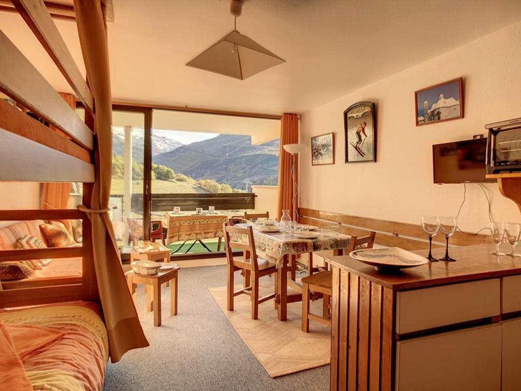 Studio lumineux aux Menuires, skis aux pieds, balcon - FR-1-344-1066