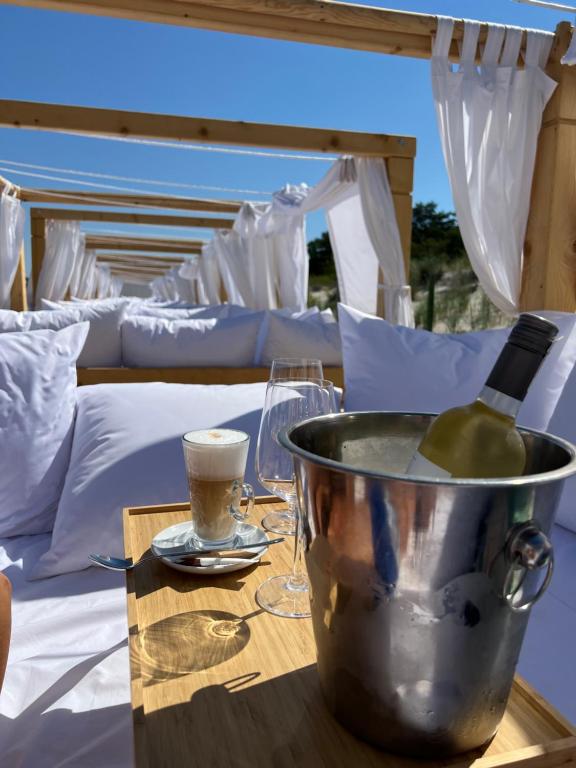 Nápoje v ubytovaní Wave Resort & Spa Magic Apartaments with sea view