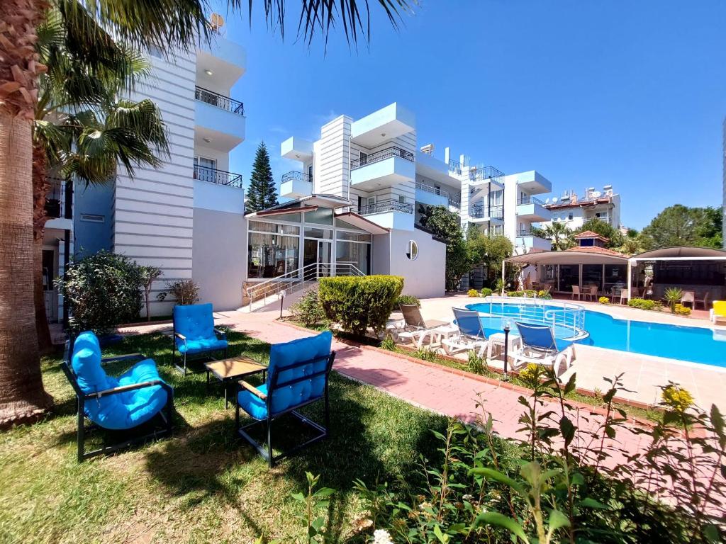 Bazén v ubytování Summer rose hotel nebo v jeho okolí