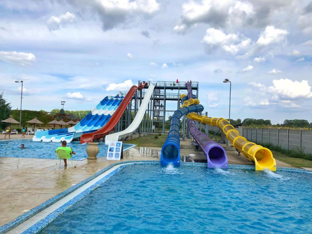 Piscina di S Club Resort Hotel Aqua Park and Spa o nelle vicinanze