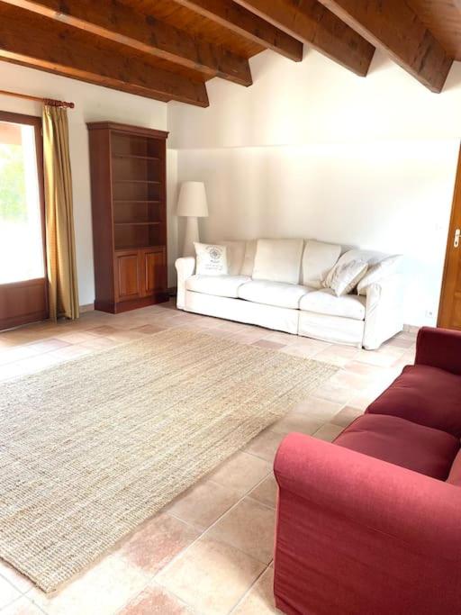 Posezení v ubytování Magnifique villa avec piscine à La Palmyre