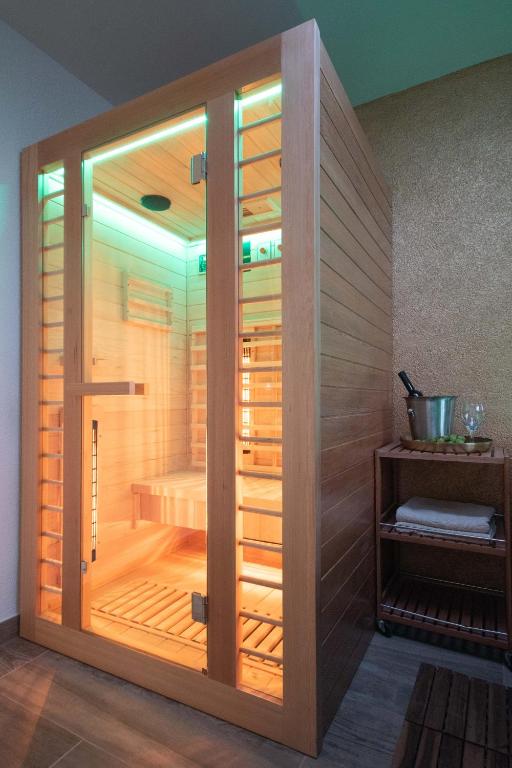 Koupelna v ubytování Wellness Studio D'Or - Exclusive NEW apartment With whirlpool, sauna, sunny terrace, private parking