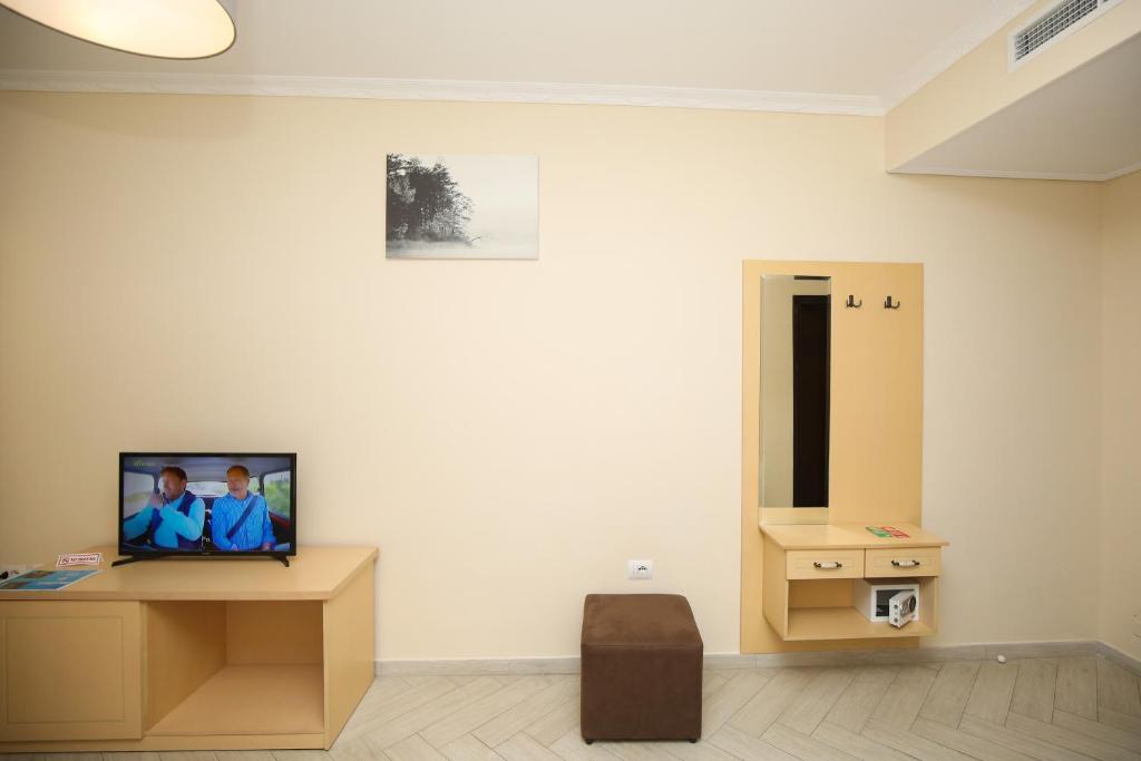 TV a/nebo společenská místnost v ubytování Hotel Summer Stars