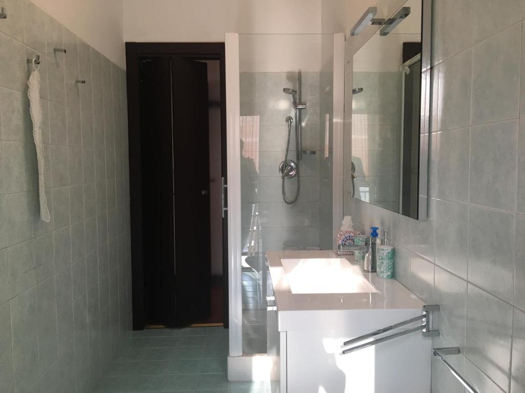 Koupelna v ubytování Splendido Bilocale adiacente metro M5 - Ca Granda