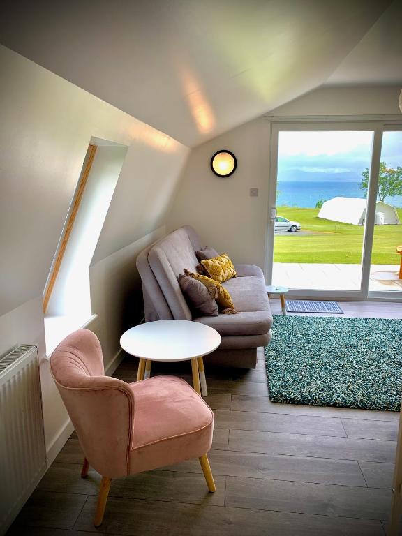 Istumisnurk majutusasutuses Glamping at Shieling Holidays Mull