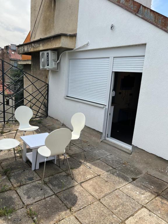 Parliament View Apartments - Deluxe Double Room With Balcony