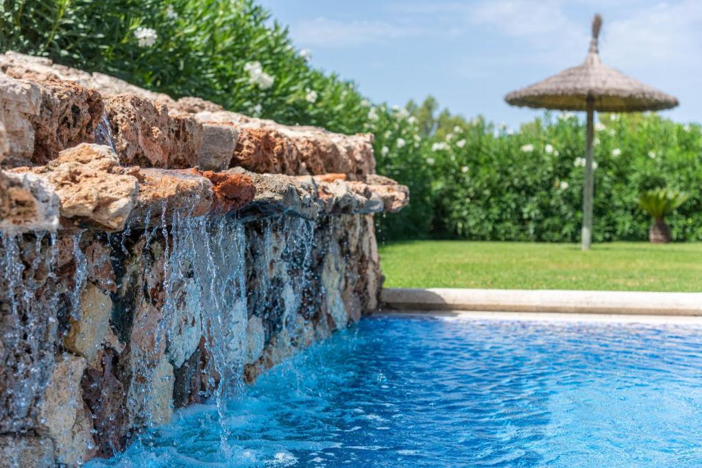 Bazén v ubytování YourHouse Romani Villa nebo v jeho okolí