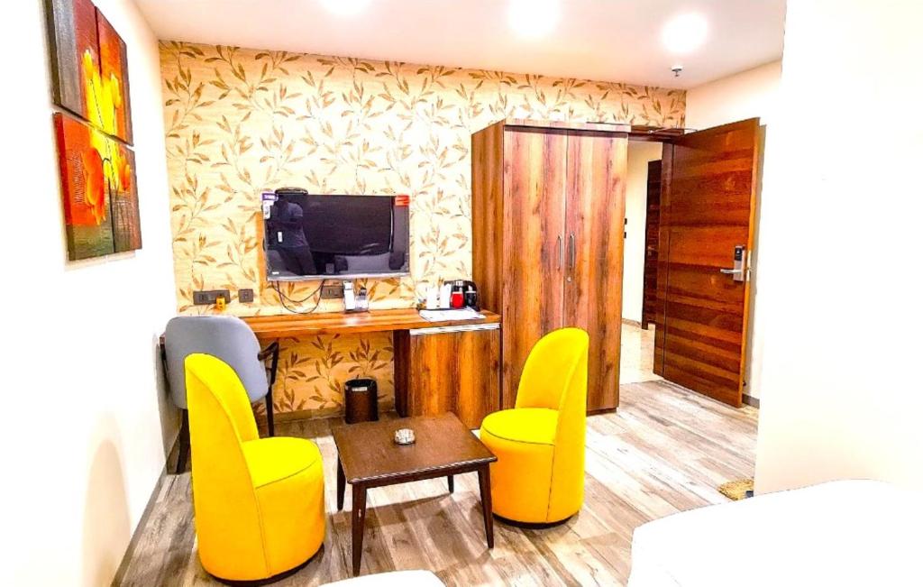 TV a/nebo společenská místnost v ubytování ROYAL CLIFF HOTEL & RESORTS