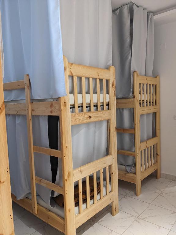 Palanda nebo palandy na pokoji v ubytování Seaview Hotel Dahab