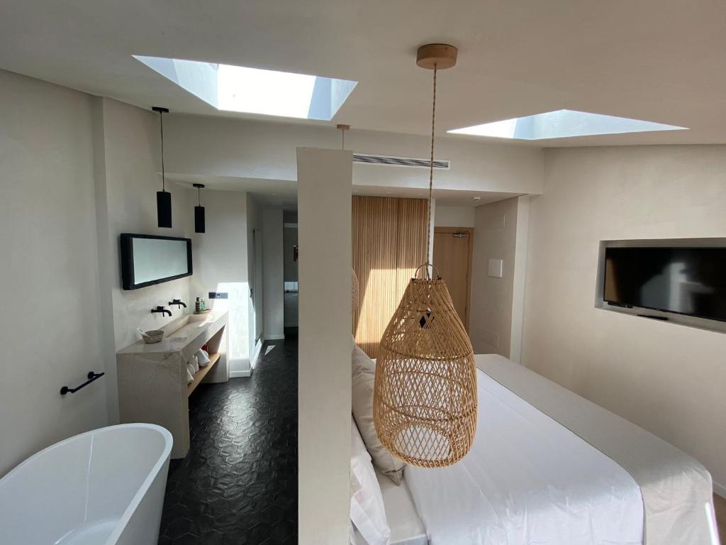 Koupelna v ubytování S´Estancia Suites