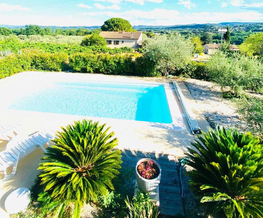 MAISON AXALY SAINT MARTIN D’ARDECHE 12 PERSONNES AVEC PISCINE - Six-Bedroom House