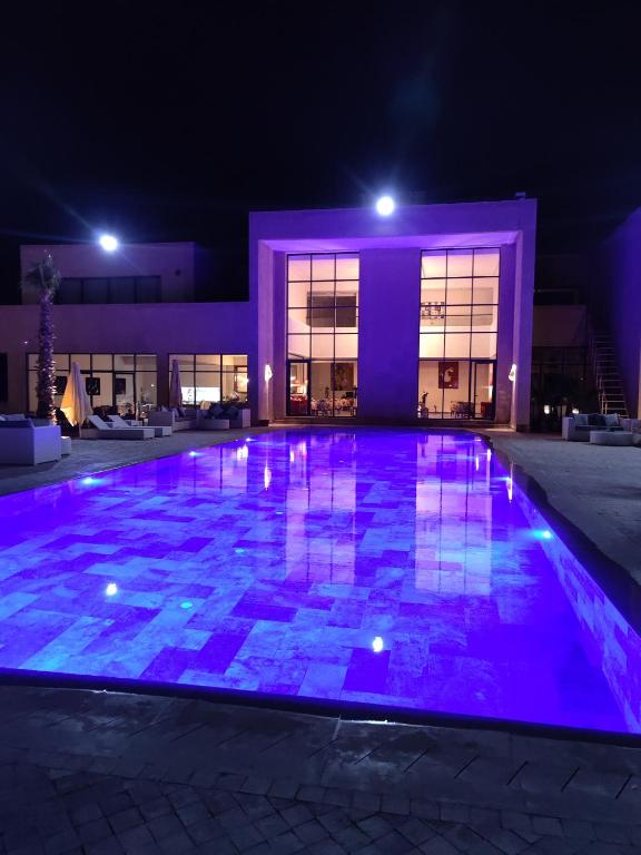 Bazén v ubytování SUMAHAN SUITES & SPA nebo v jeho okolí
