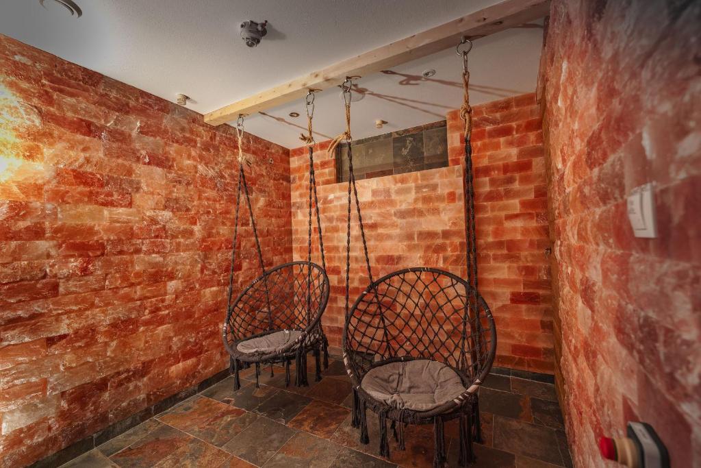 A bathroom at Naturhotel Lärchenhof