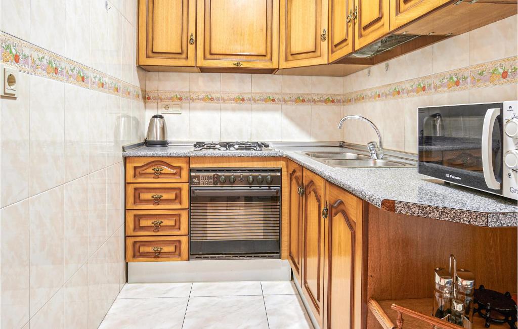 Beautiful apartment in Luque with WiFi and 2 Bedrooms, Luque ...