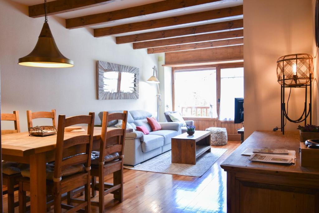 Posedenie v ubytovaní Apartament Deluxe Espot - L'Amfitriona
