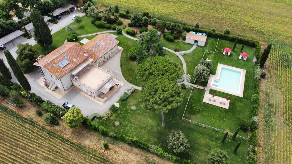 Bazén v ubytování Agriturismo Poderedodici nebo v jeho okolí