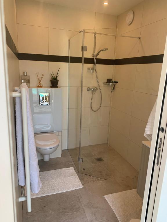 Łazienka w obiekcie Villa Elimia piscine privée & chauffée