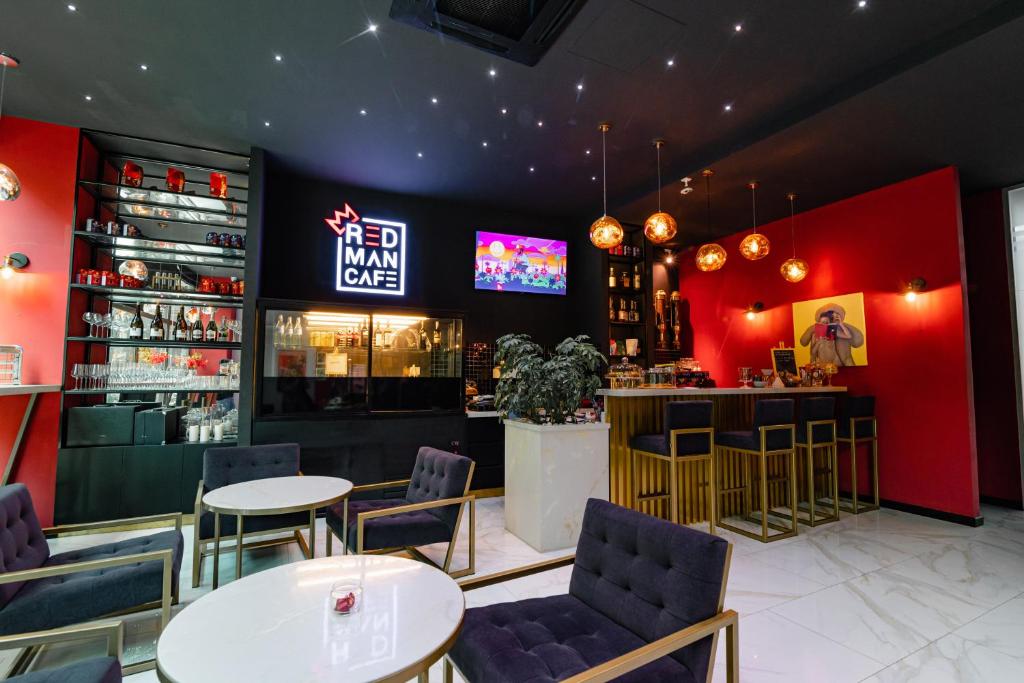 Lounge nebo bar v ubytování Royal Plaza Hotel