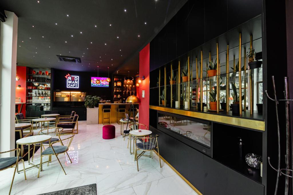 Lounge nebo bar v ubytování Royal Plaza Hotel