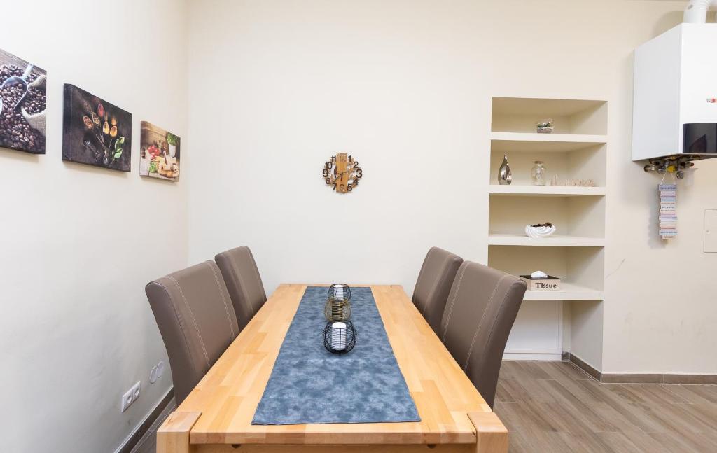 Kép Comfortable romantic 1 bedroom apartment near Augarten szállásáról Bécsben a galériában