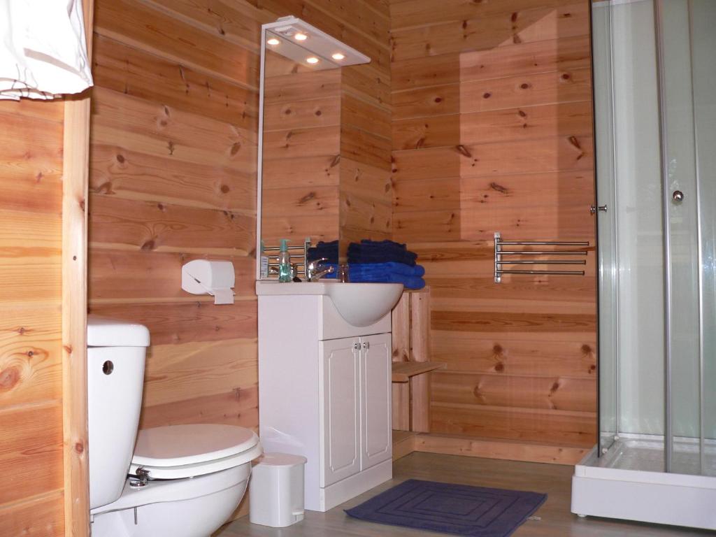 Koupelna v ubytování Chambre d'hôte L'Arrivée